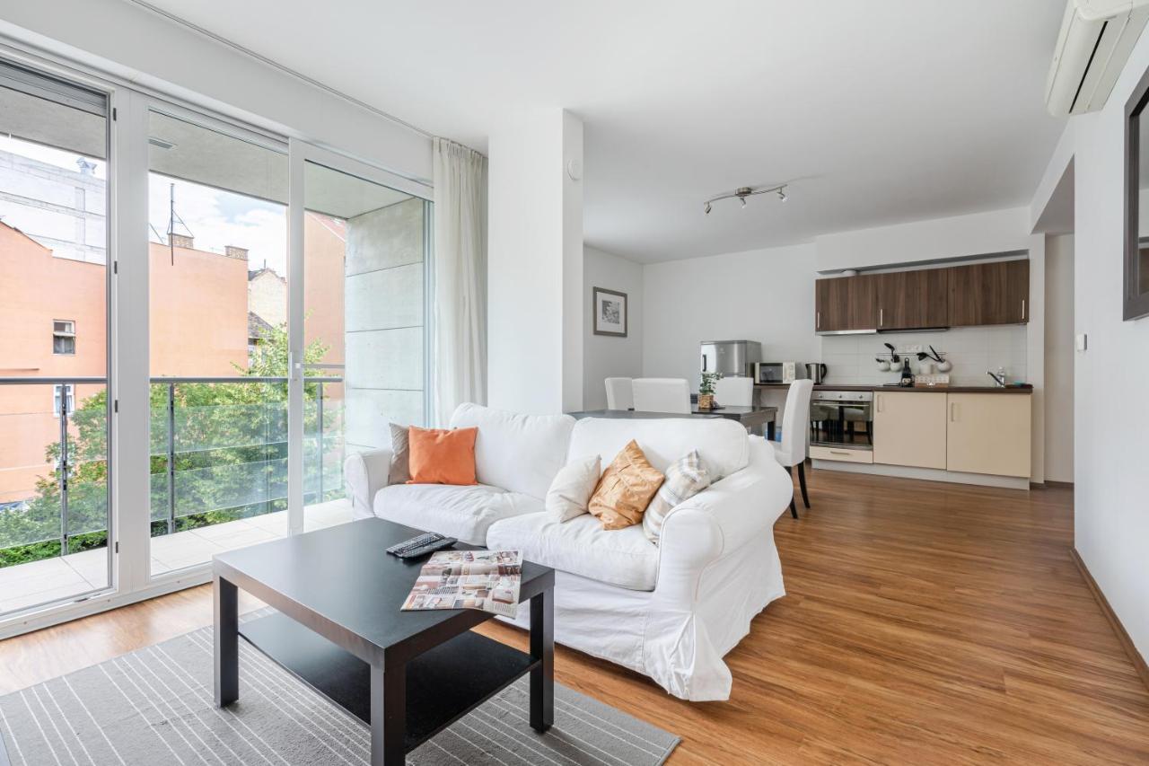 White Cascade Realty Apartment Boedapest Buitenkant foto